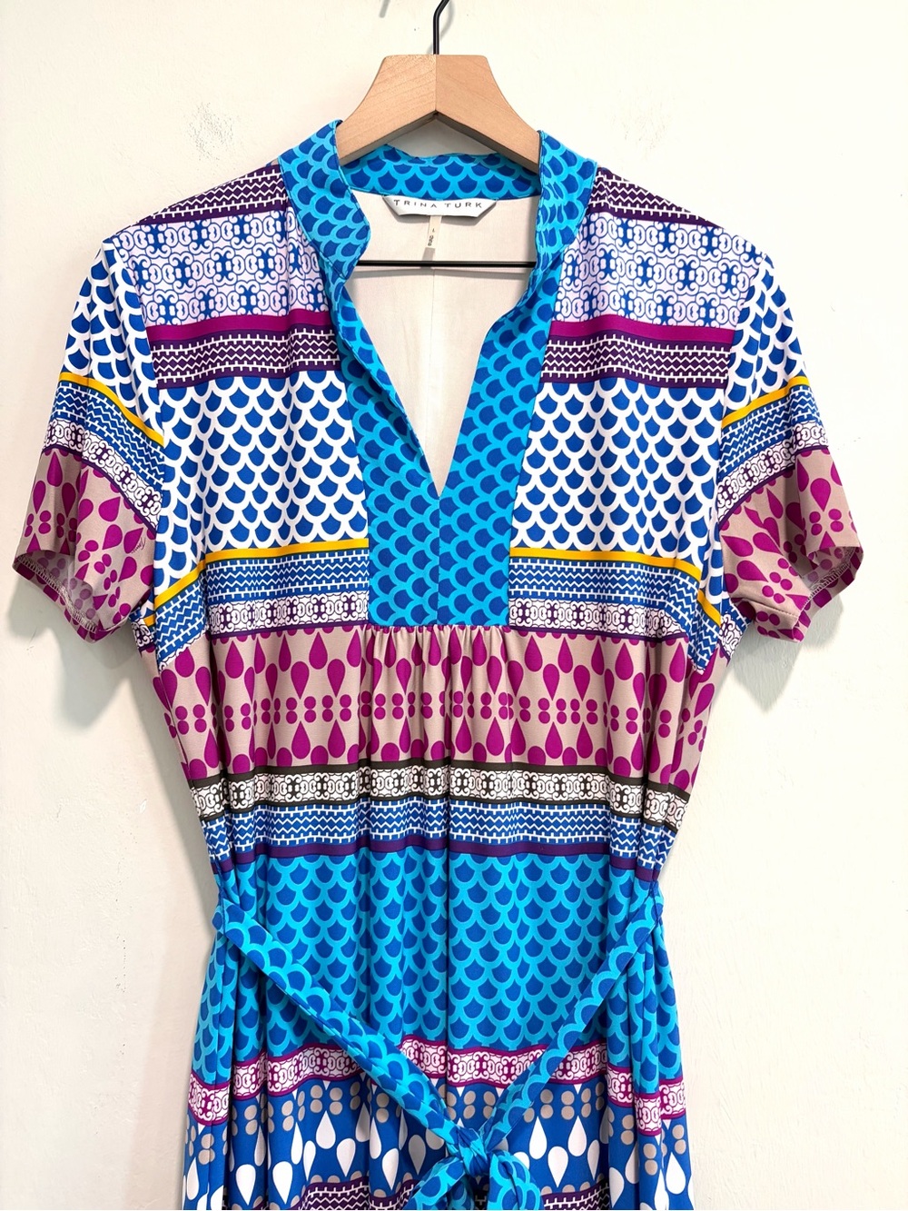Trina Turk Short Sleeve Geometric Striped V-Neck Stretch Dress - Picture 3 of 10